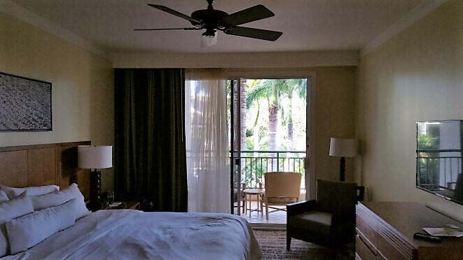 Ceiling-fan-in-bedroom